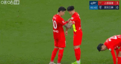华体会登入-武磊、刘若钒上场，替下安佩姆、李新翔